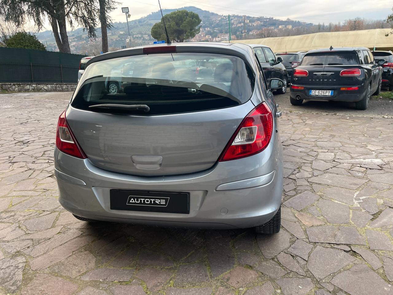 Opel Corsa 1.2 5 porte Club NEO PATENTATI