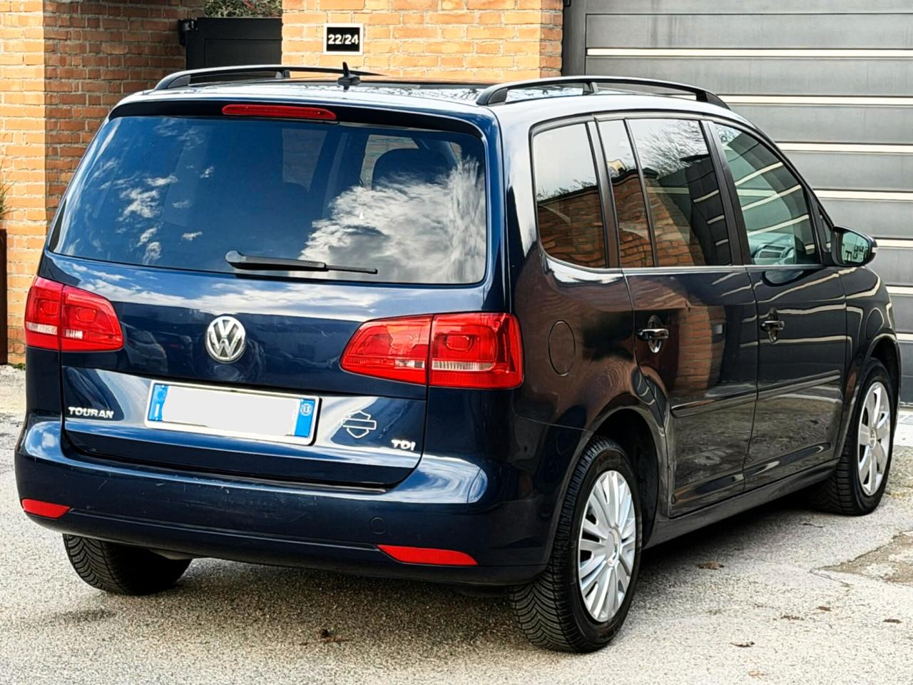 VW Touran 1.6 TDI DSG-7POSTI-U.Prop-GARANZIA-2014