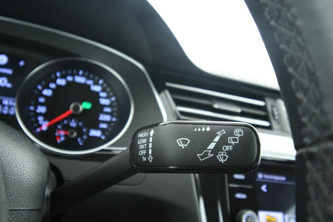 VOLKSWAGEN Passat Variant 2.0 tdi Business 150cv dsg ACC+APP CONNECT