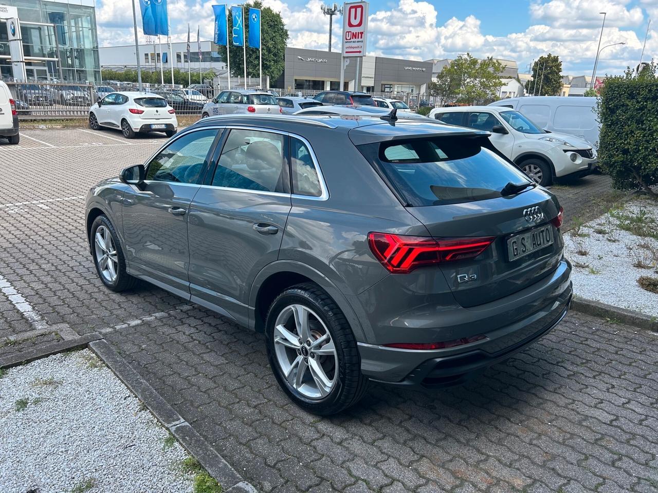 Audi Q3 35 1.5 tfsi mhev S line edition s-tronic