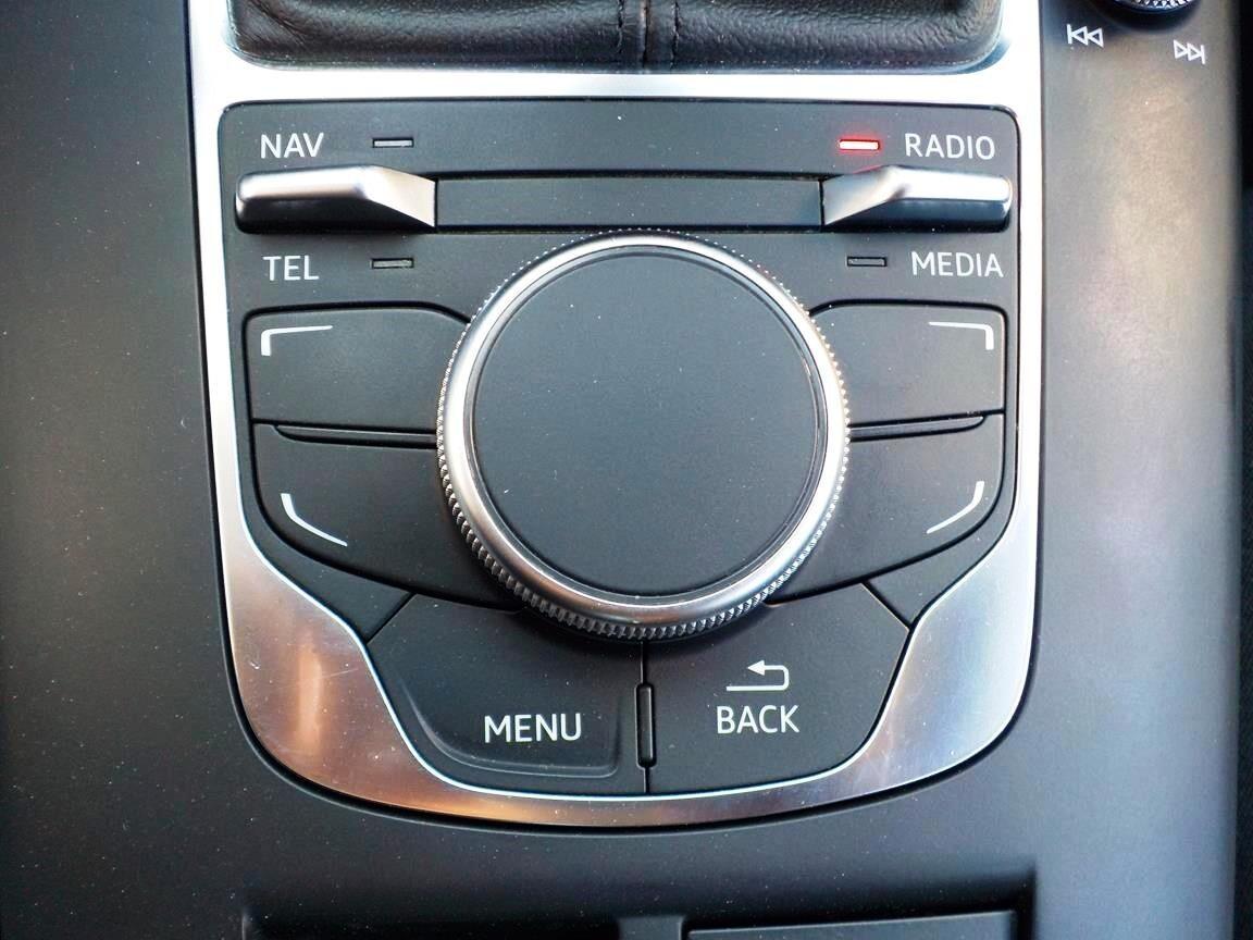 Audi A3 Sedan 1.6 TDI clean diesel Young