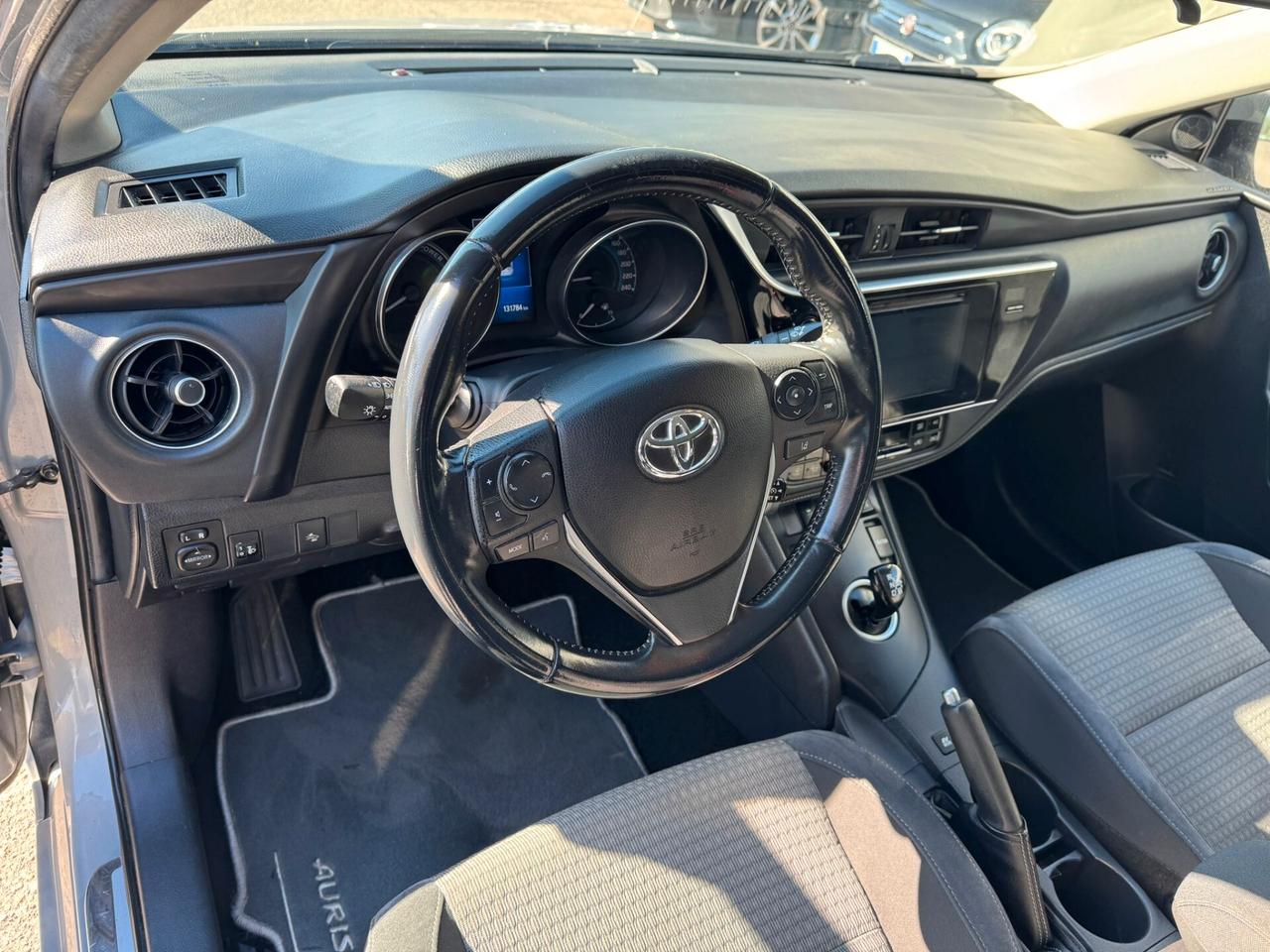 Toyota Auris Touring Sports 1.8 Hybrid Lounge