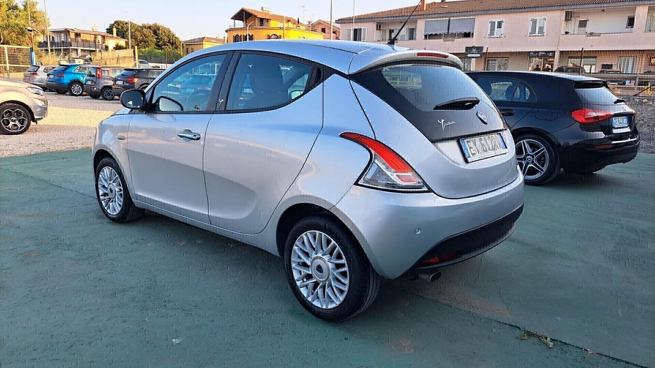 Lancia Ypsilon 1.2 69 CV 5 porte Gold