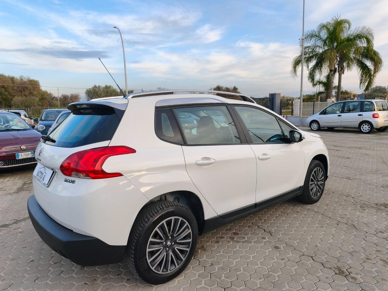 PEUGEOT 2008 BlueHDi 75 Active