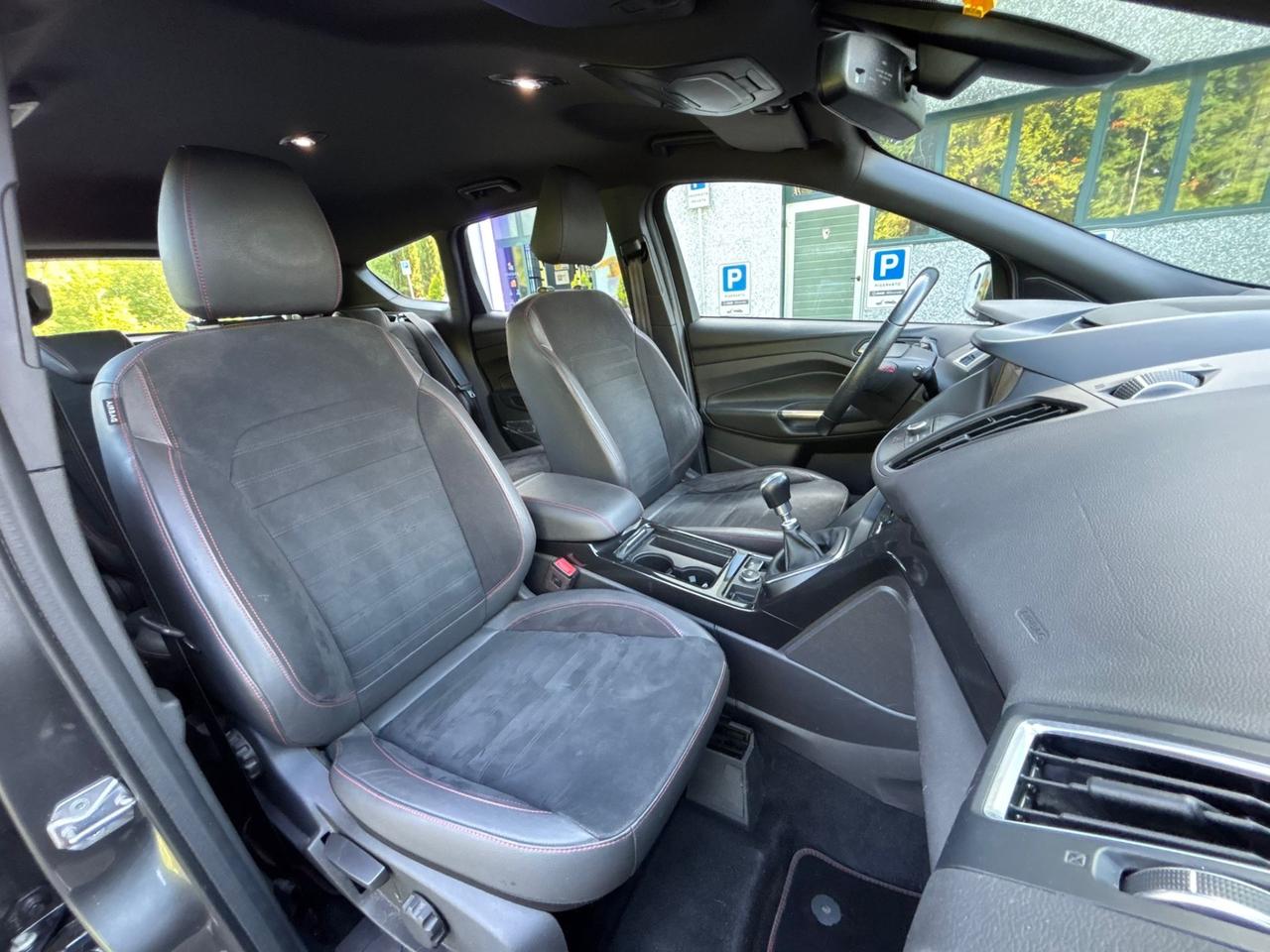 Ford Kuga 1.5 EcoBoost 120 CV S&S 2WD ST-Line