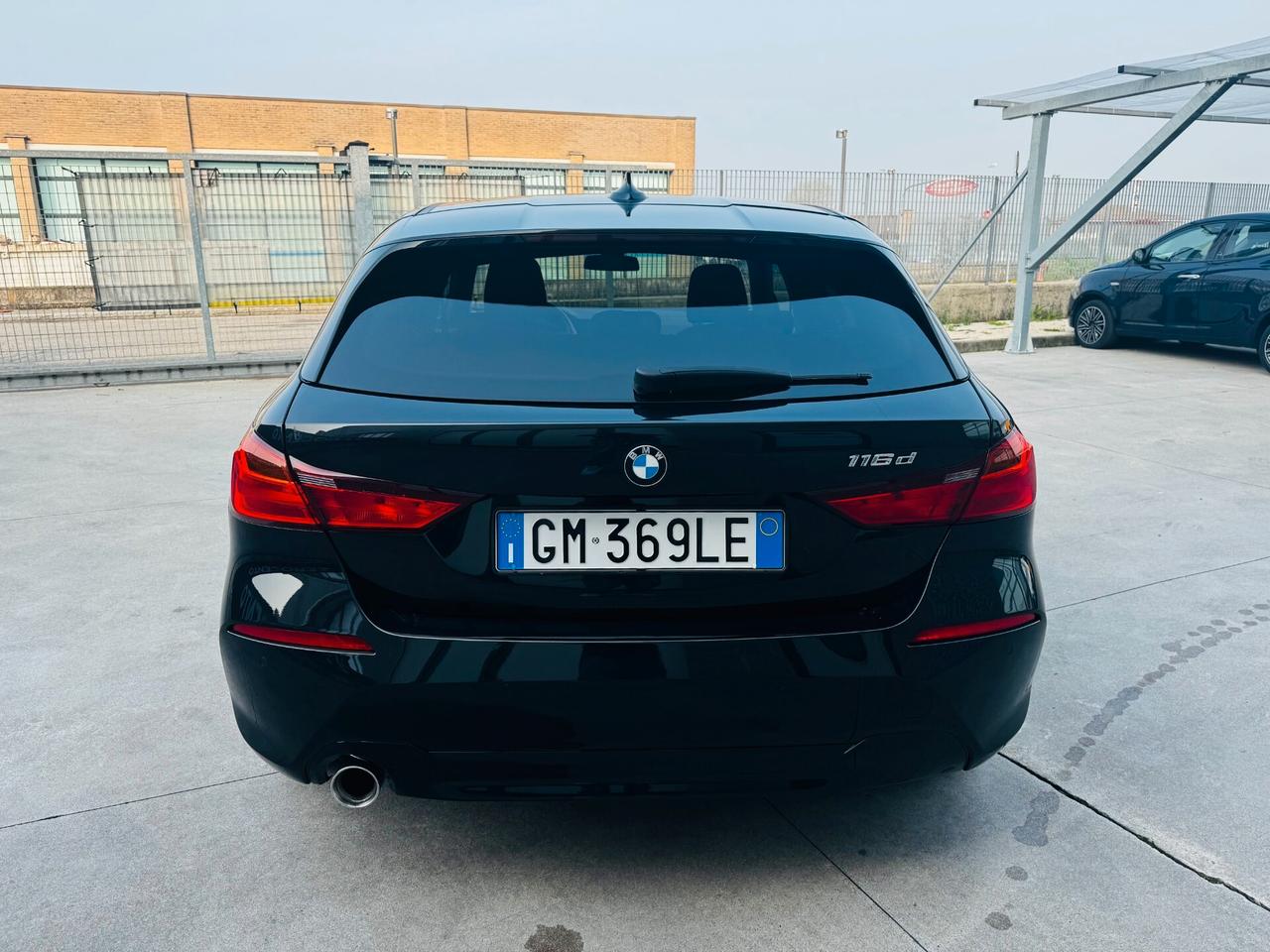Bmw 116 116d 5p. SPORT