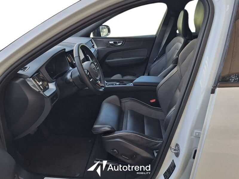 Volvo XC60 B5 250+14 CV AWD Automatica Mild Hybrid Plus Dark