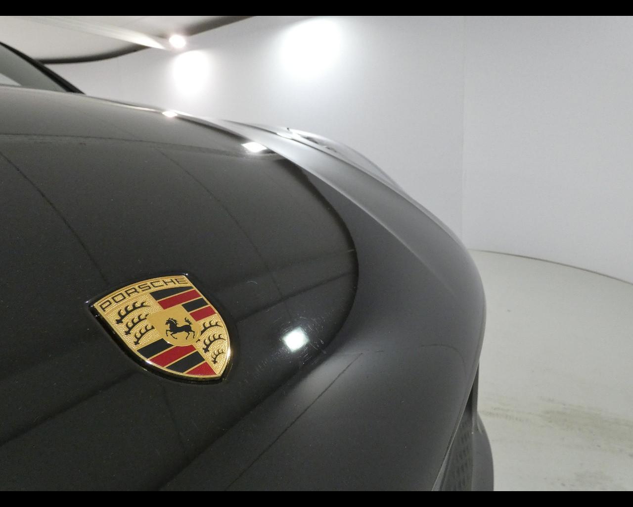 PORSCHE Macan - 2.0 T