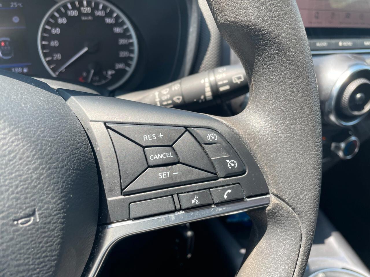 Nissan Juke 1.0 DIG-T 114 CV N-Connecta