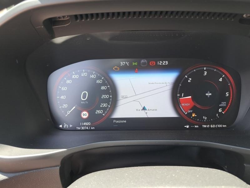 VOLVO XC40 D3 Business