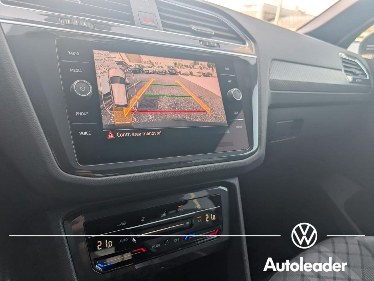 Volkswagen Tiguan R-Line 2.0 TDI 150 CV SCR DSG SOLO 27.000 Km