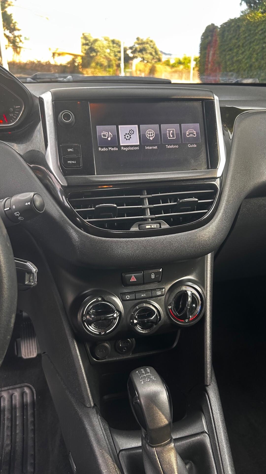 Peugeot 208 1.4 HDi 68 CV 5 porte Allure
