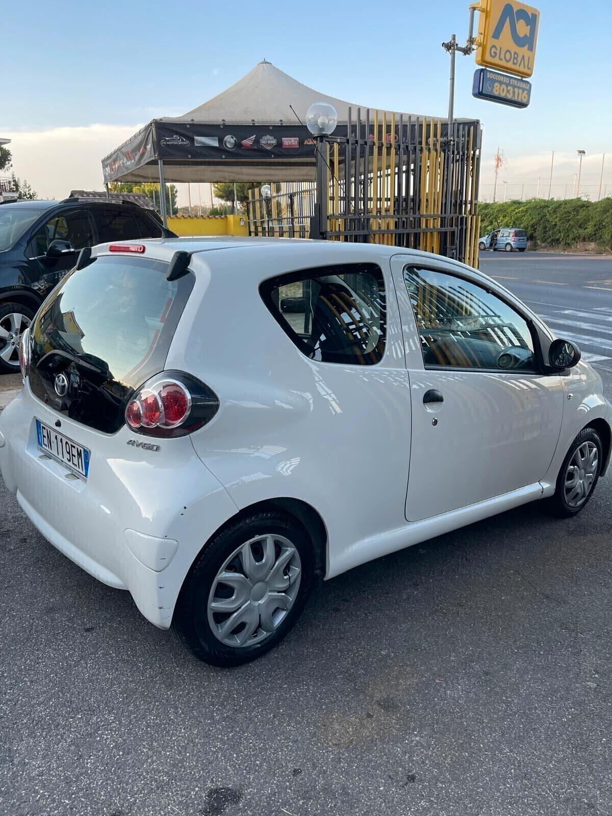 Toyota Aygo 1.0 12V VVT-i 3 porte Active Connect