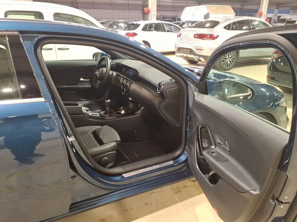 MERCEDES-BENZ A 160D 95CV 6M. BUSINESS SOLUTION ( NAVI PREMIUM - CRUISE - PELLE - PARK ASSIST )