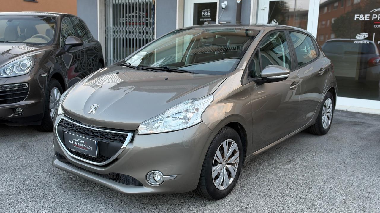 Peugeot 208 1.4 HDi 68 CV 5 porte Allure