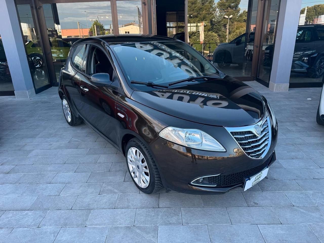 Lancia Ypsilon 1.3 MJT 95 CV 5 porte