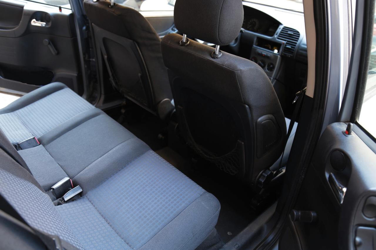 Opel Zafira 1.6 16V cat Elegance