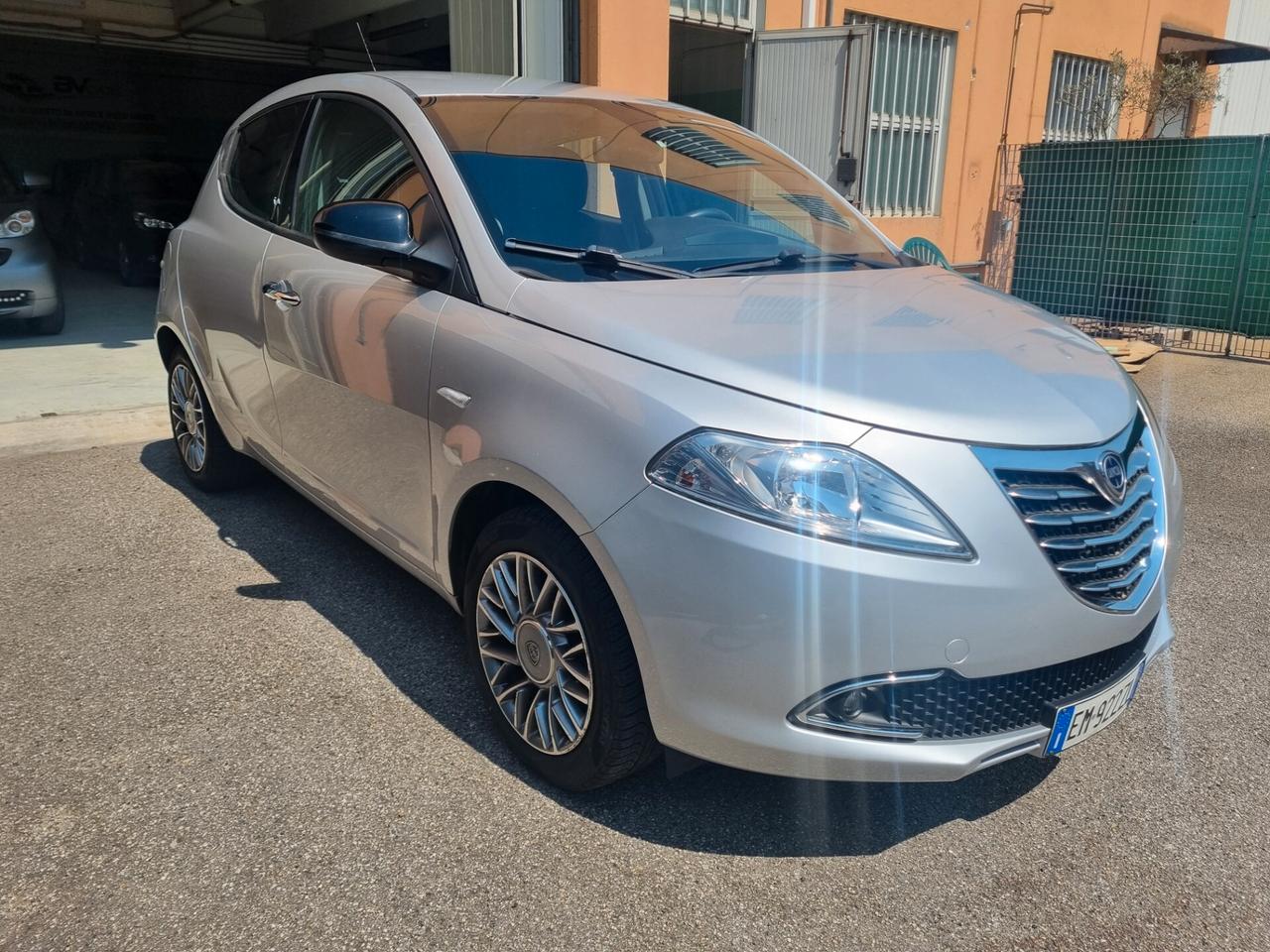 Lancia Ypsilon 1.2 69 CV 5 porte S&S Platinum unica proprietaria