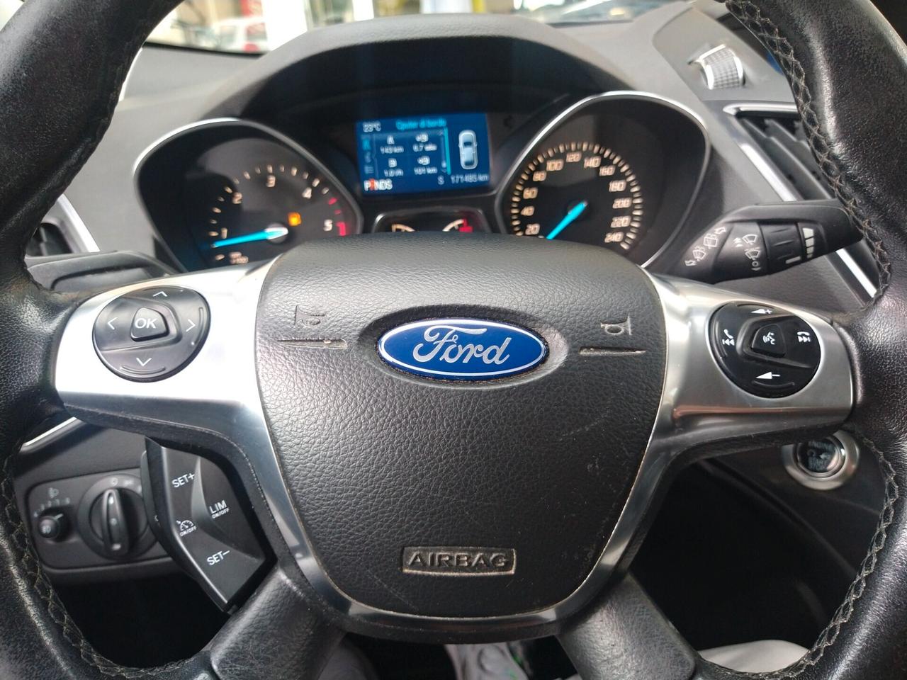 Ford Kuga 2.0 TDCI 163 CV 4WD Powershift Titanium