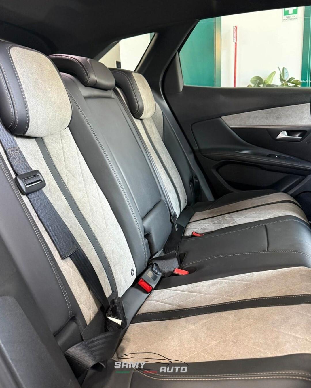 Peugeot 3008 Hybrid4 300 e-EAT8 GT