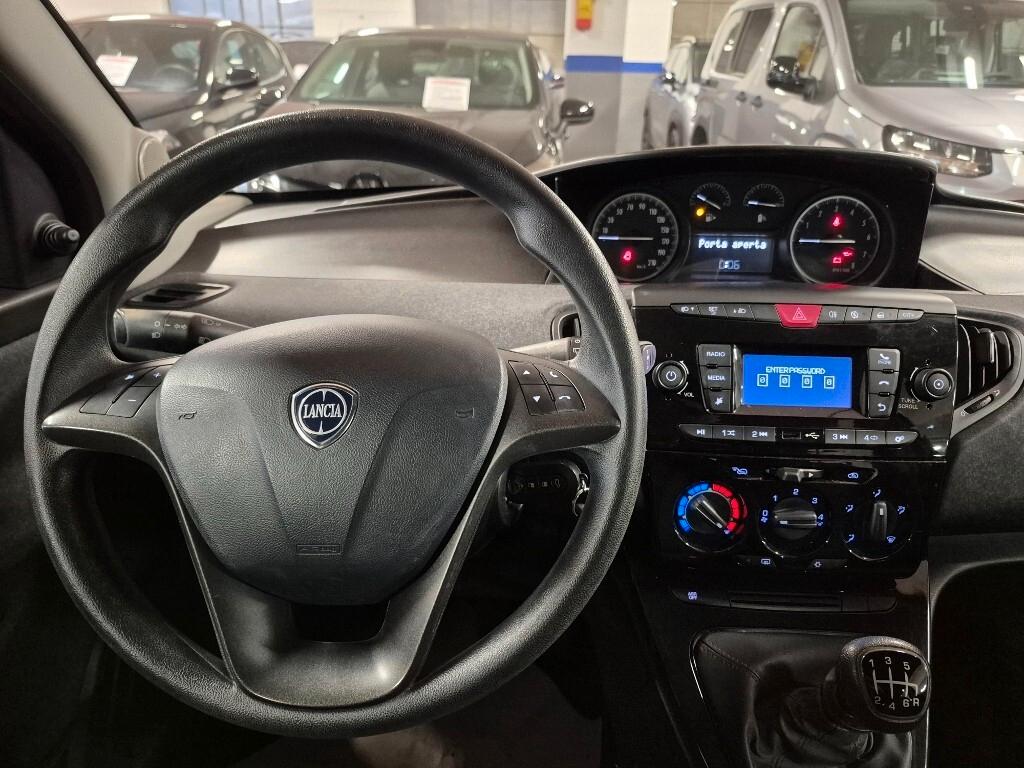 Lancia Ypsilon 1.0 FireFly 5 porte S&S Hybrid Ecochic Silver