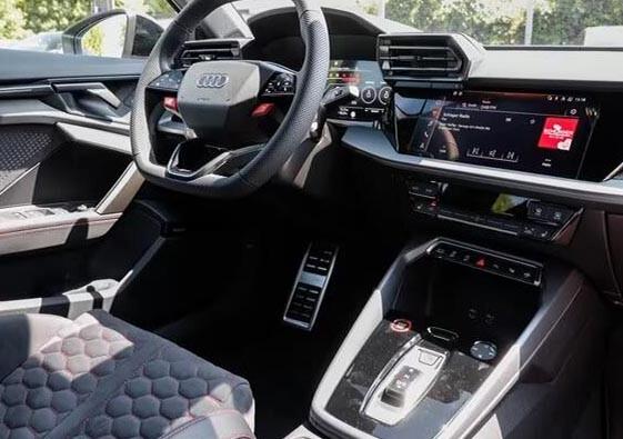 Audi RS3 Sportback sedili a guscio spoiler in carbonio matrix