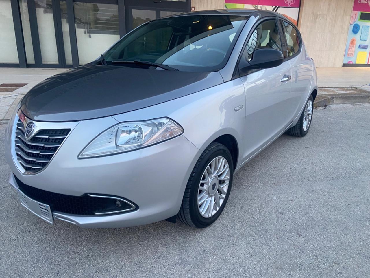 Lancia Ypsilon 1.2 69 CV 5 porte S&S Gold