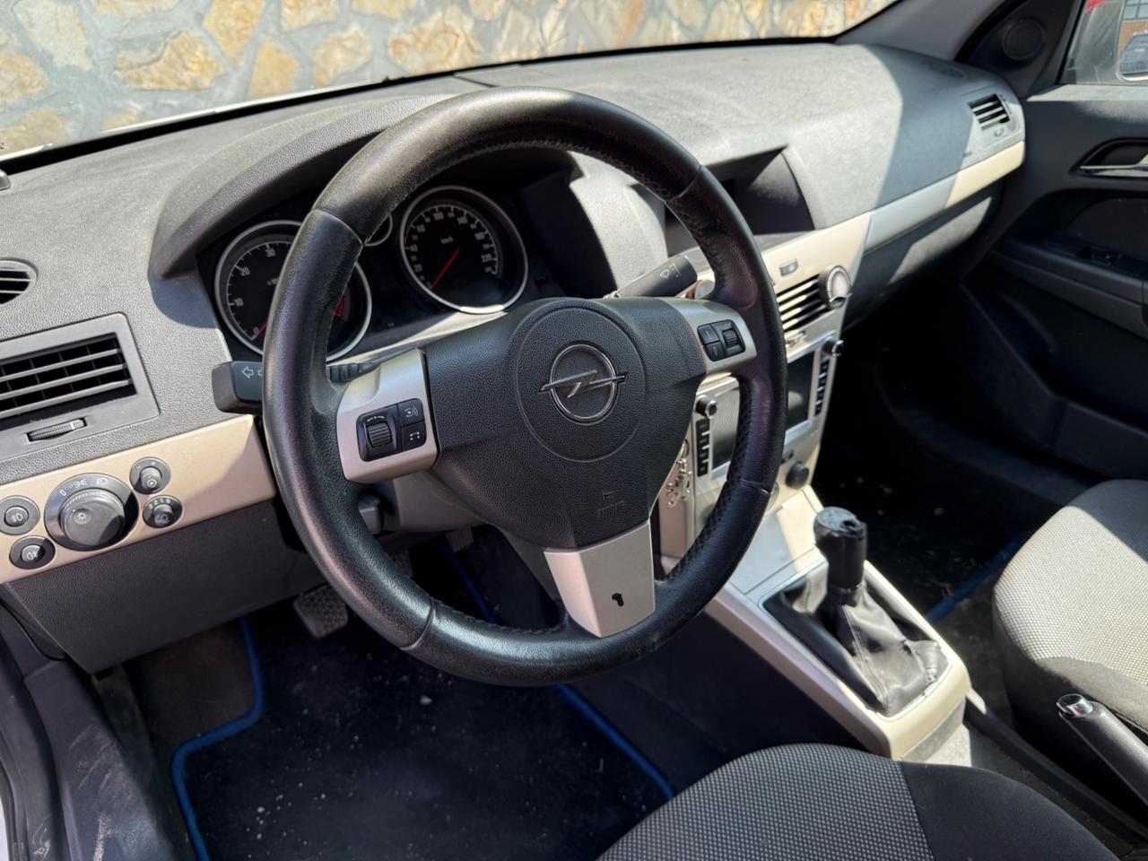 Opel Astra 1.7 CDTI 110CV 5 porte Cosmo