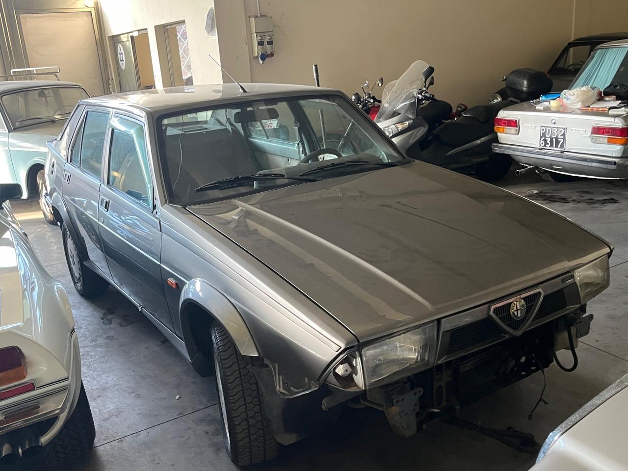 Alfa Romeo 75 Turbo SENZA MOTORE