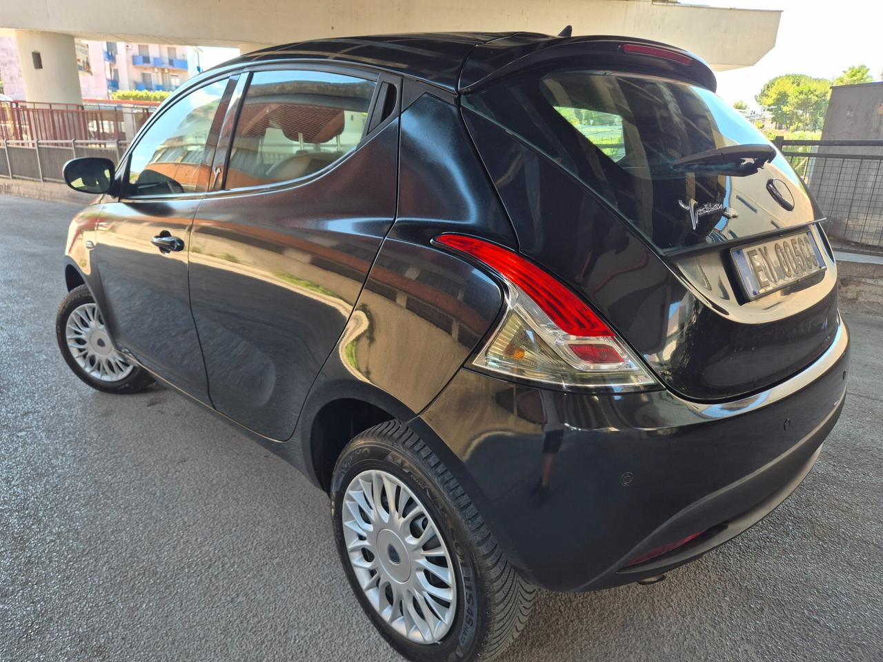 LANCIA Y 900 GAS (METANO) PERFETTA IN TUTTO DEL 2015