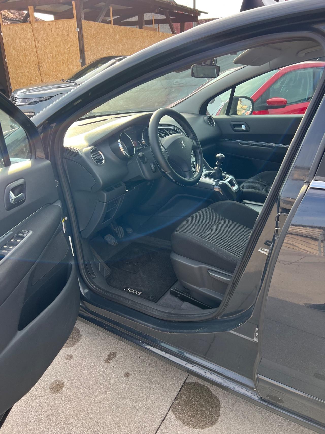 Peugeot 5008 1.6 HDi 112CV Premium