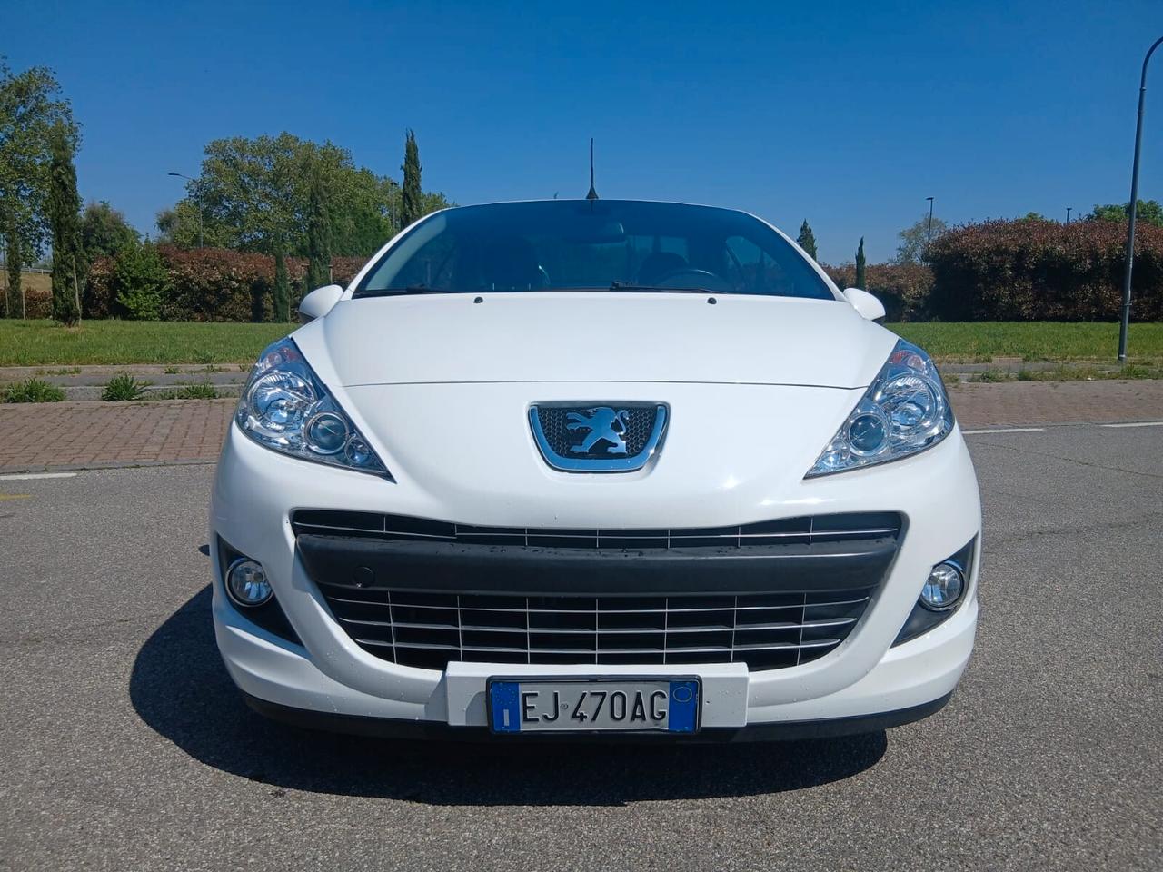 Peugeot 207 1.6 VTi 120CV CC Féline