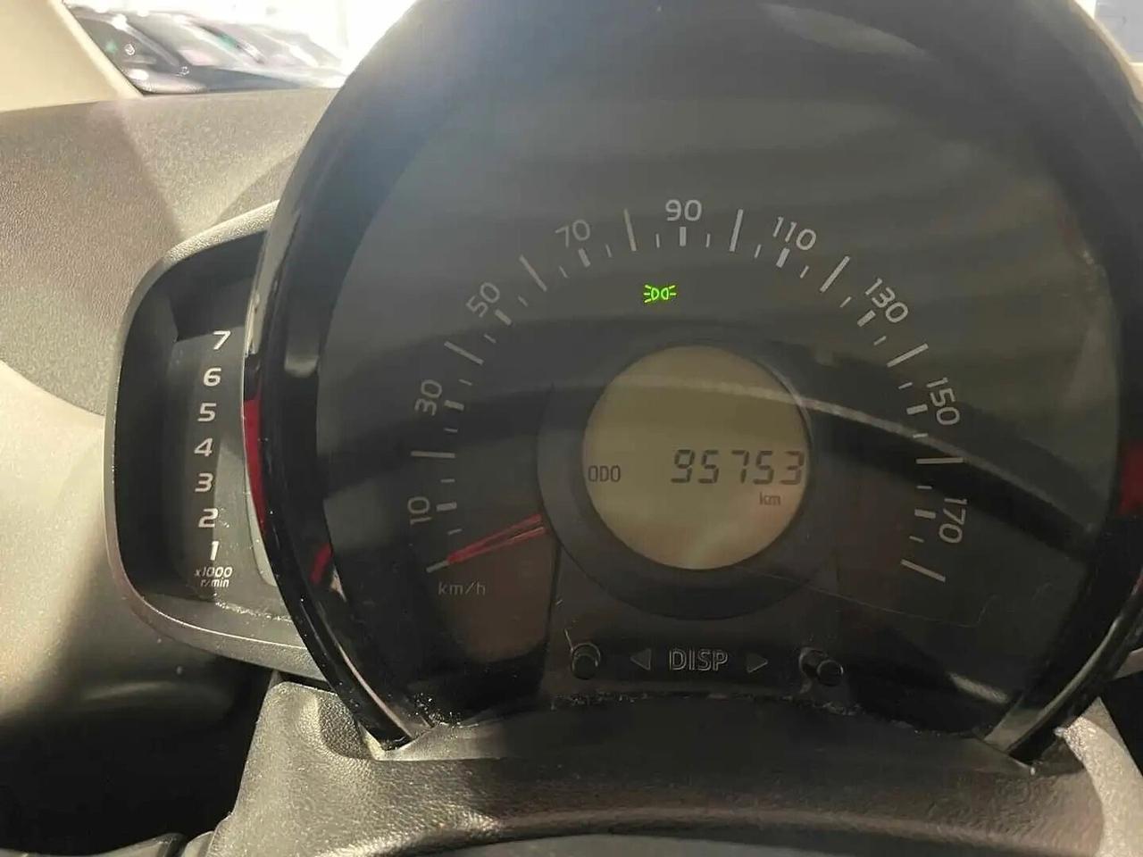 Toyota Aygo 1.0 VVT-i 69 CV 5 porte x-cool MMT