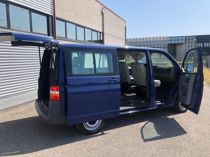 VOLKSWAGEN TRANSPORTER CARAVELLE