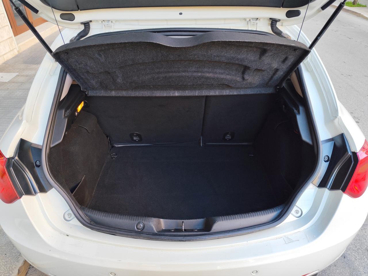 Alfa Romeo Giulietta 1.6 JTDm-2 105CV Distinctive