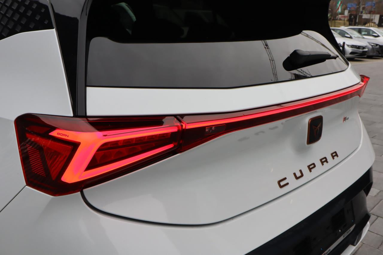Cupra Born 204CV ACC LED 360° CAMERA SOLO 6.600 KM!