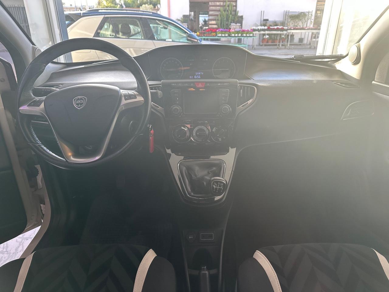 Lancia Ypsilon 1.2 69 CV 5 porte Silver