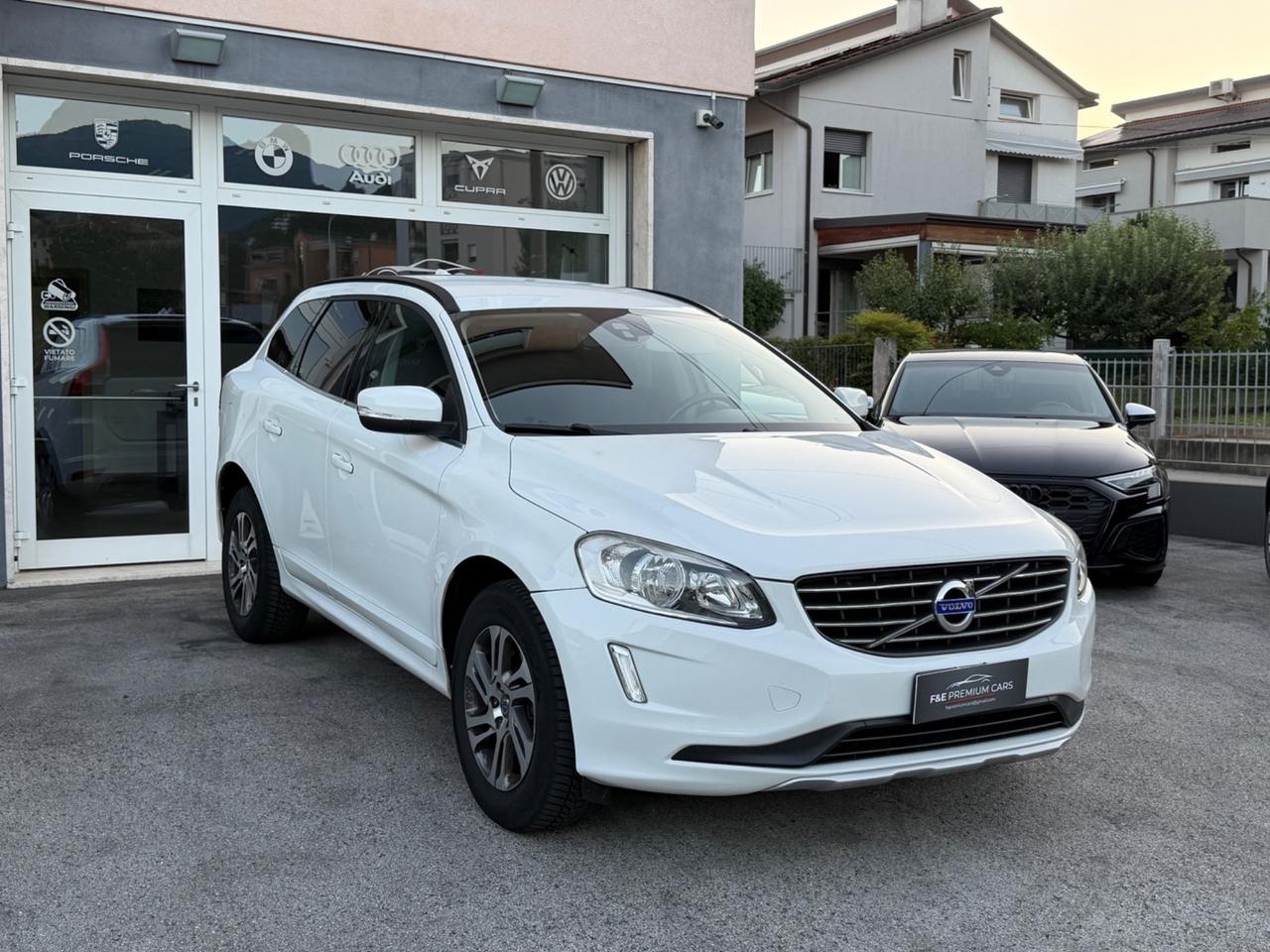Volvo XC60 D4 AWD Geartronic R-design Momentum