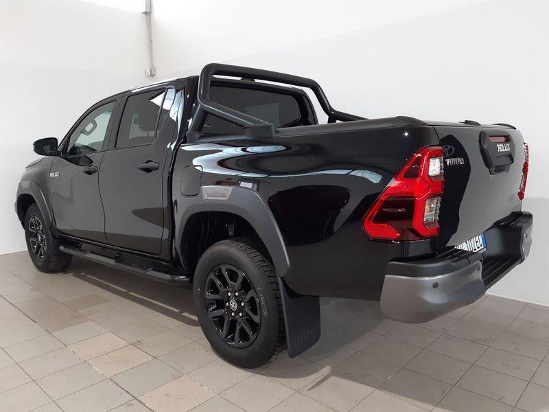 Toyota Hilux 2.8 D A/T 4WD 4 porte Double Cab Invincible