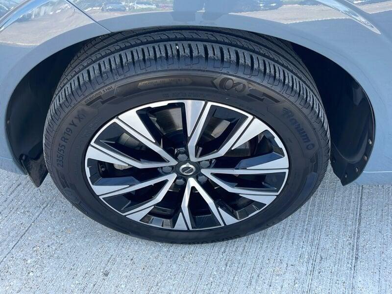 Volvo XC60 B4 D AWD automatico Plus Dark