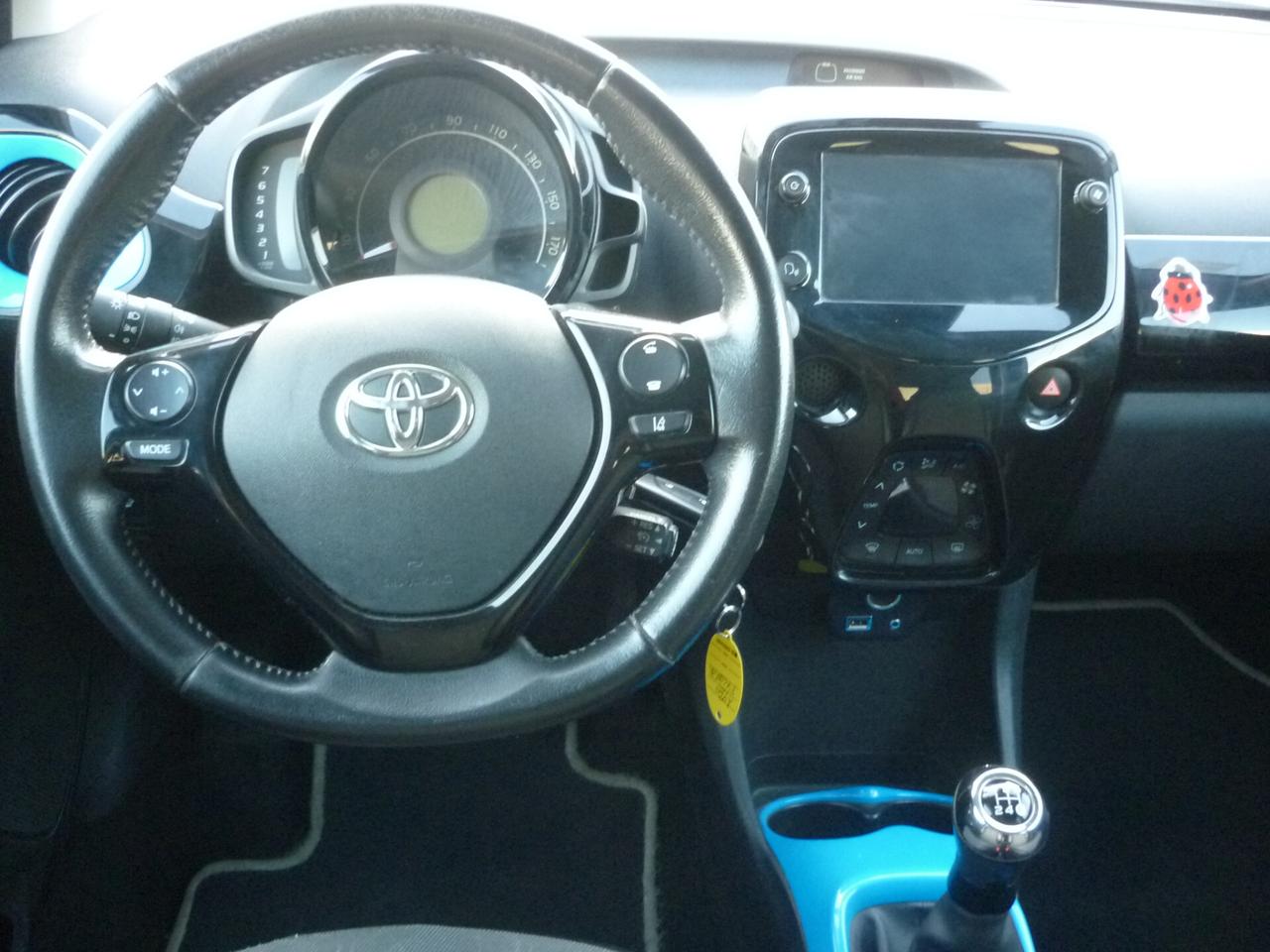 Toyota Aygo 1.0 VVT-i 72 CV 5 porte x-trend