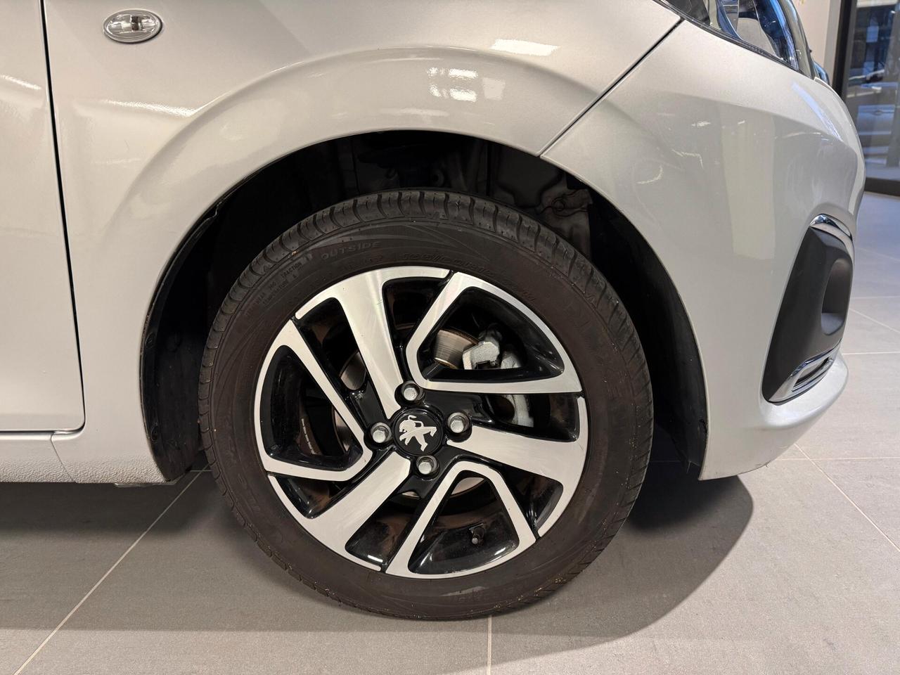 PEUGEOT 108 VTi 72 5 porte Allure