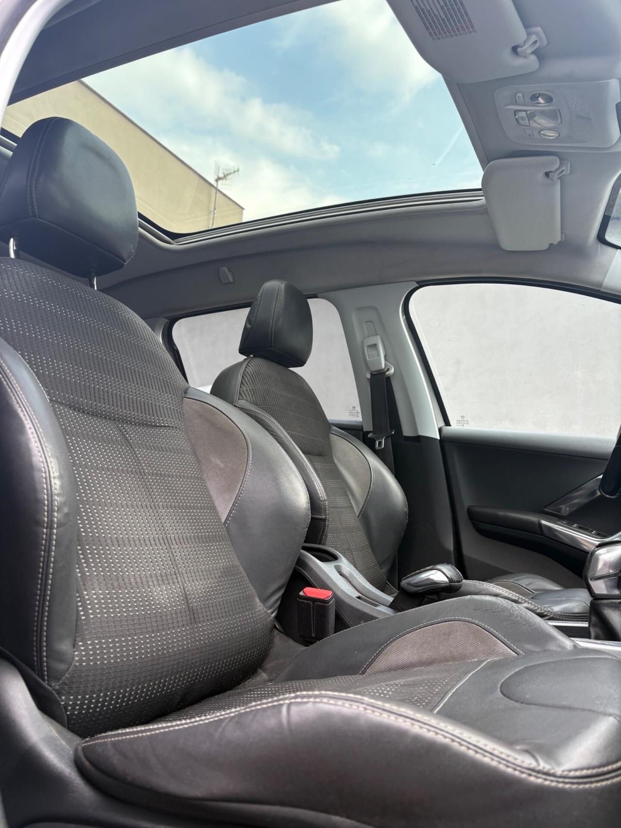 Peugeot 2008 1.6 HDI 92cv carrozzeria GRAFFIATA