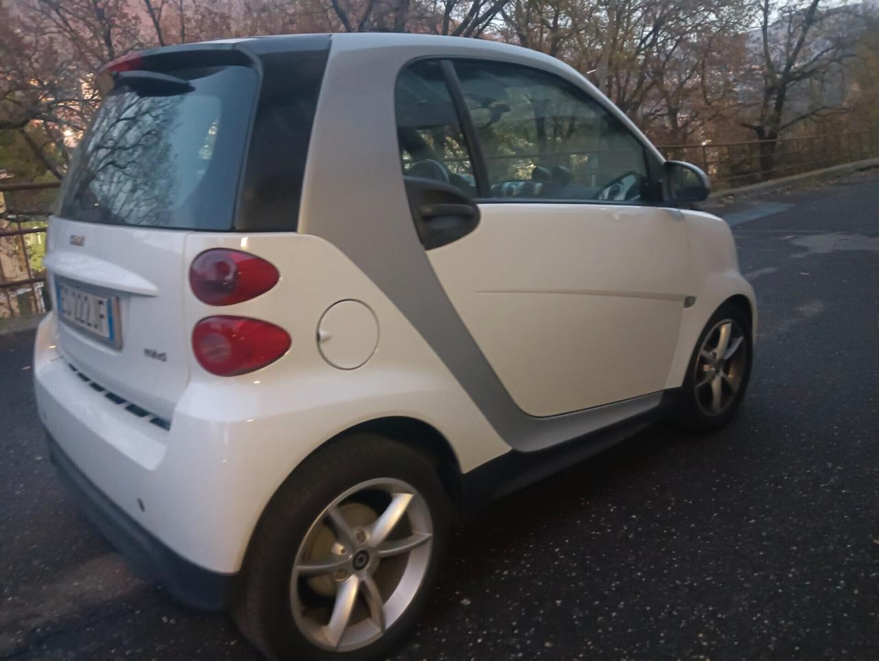 Smart ForTwo 1000 45 kW MHD coupé pure