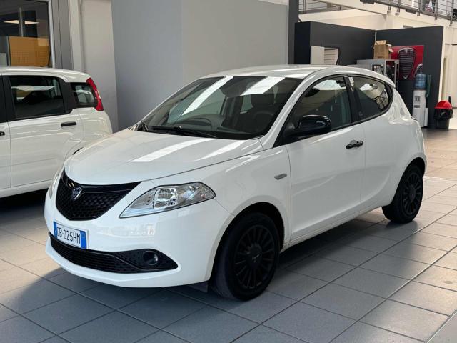 LANCIA Ypsilon 1.0 FireFly 5 porte S&S Hybrid Ecochic Silver