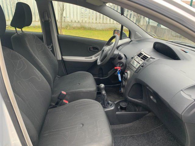 TOYOTA Yaris 1.0 5 porte Now