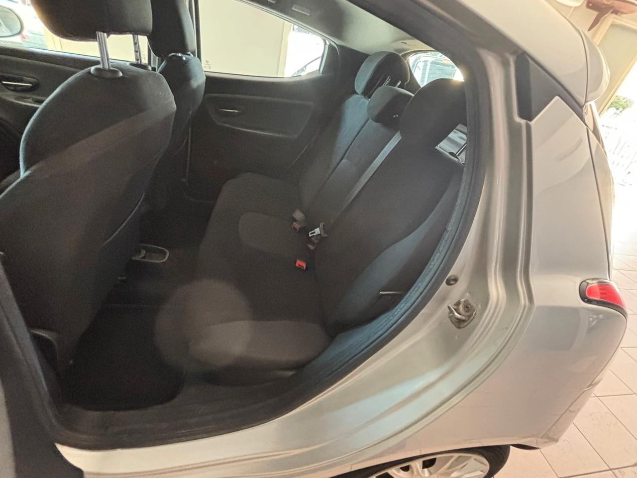 Lancia Ypsilon 1.2 69 CV 5 porte S&S Silver