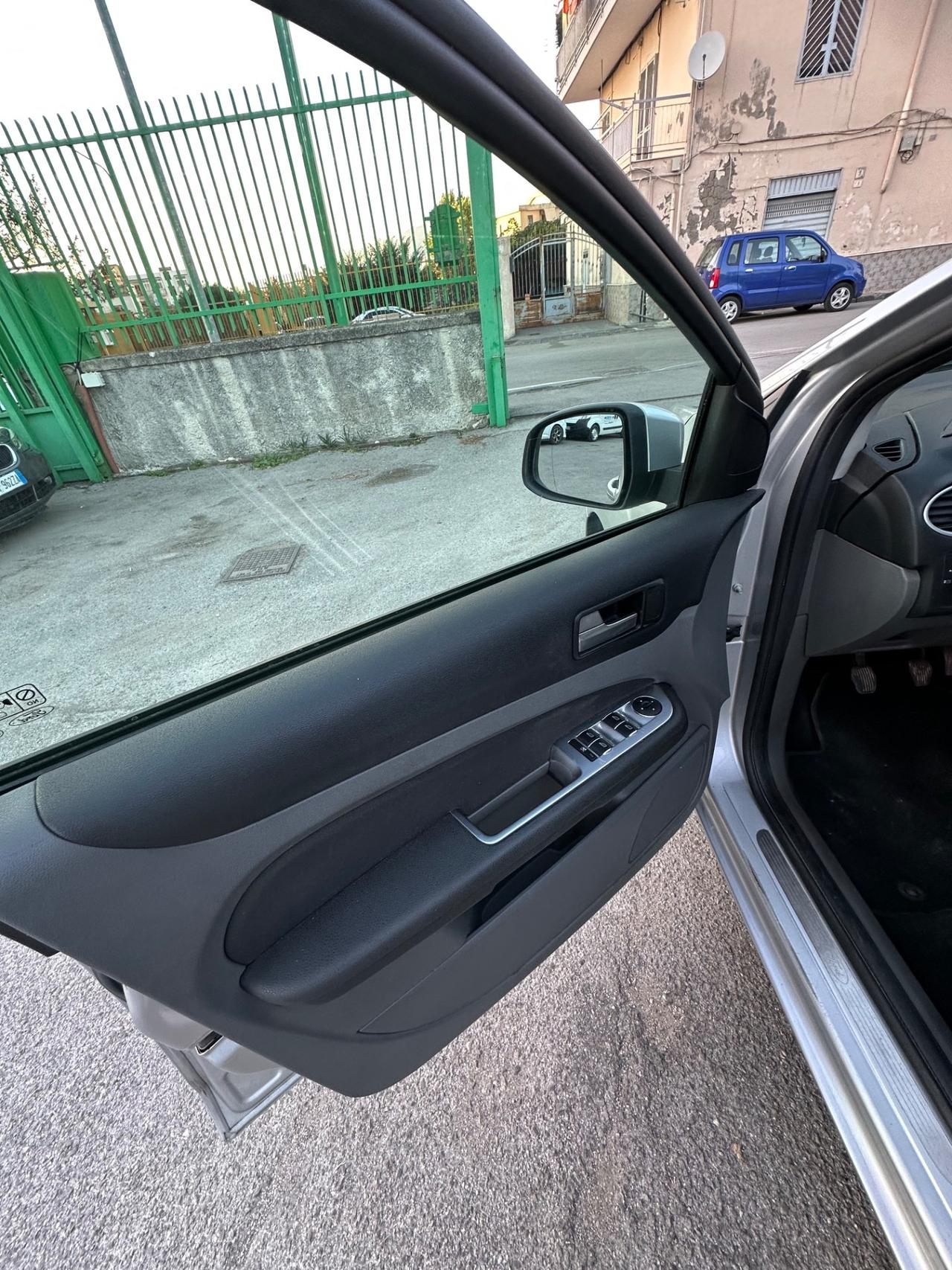 Ford Focus 1.6 TDCi (110CV) 5p. Tit. DPF