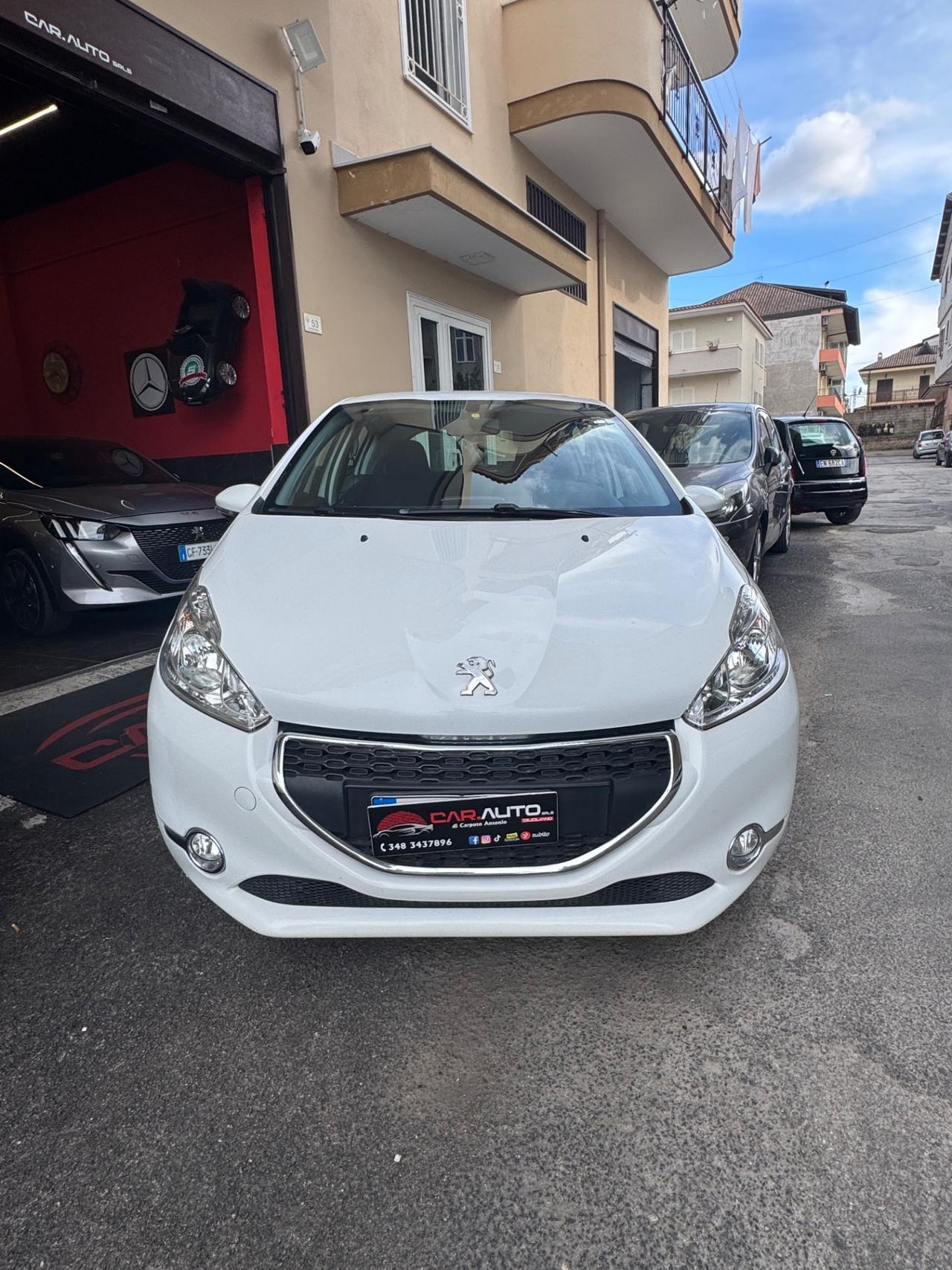 Peugeot 208 1.4 HDi 68 CV 5 porte Allure