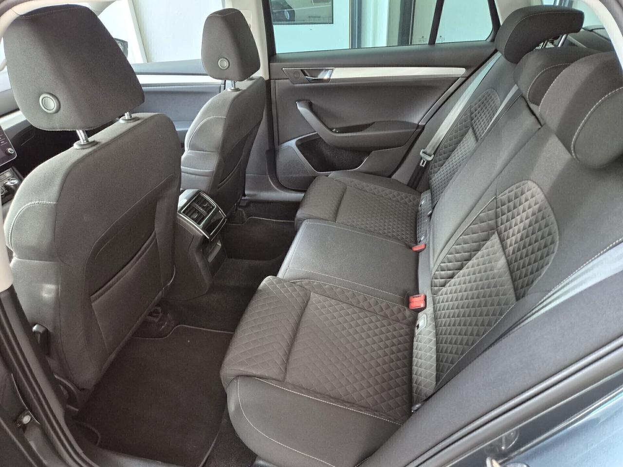 Skoda Superb 2.0 TDI EVO 150 CV SCR DSG Wagon Executive